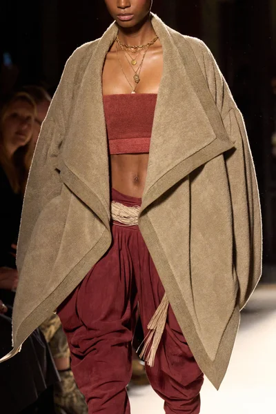 Look 44